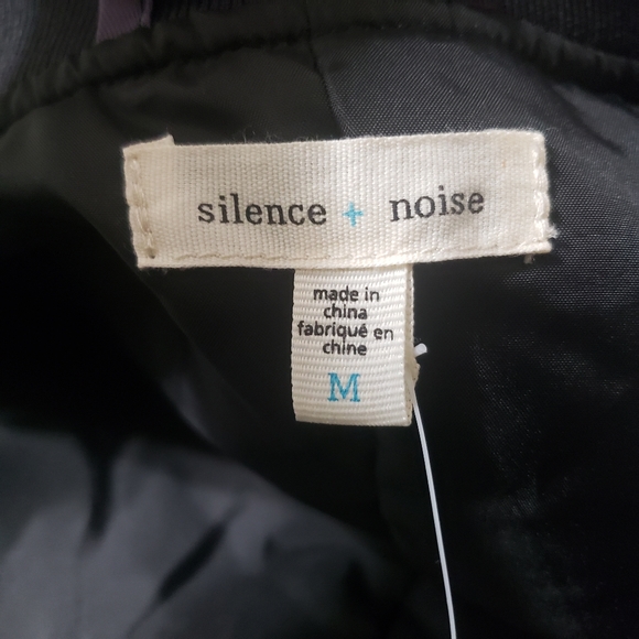 UO+ Silence & Noise NWT Sz M Rita Camo Bomber Jacket - Picture 10 of 14